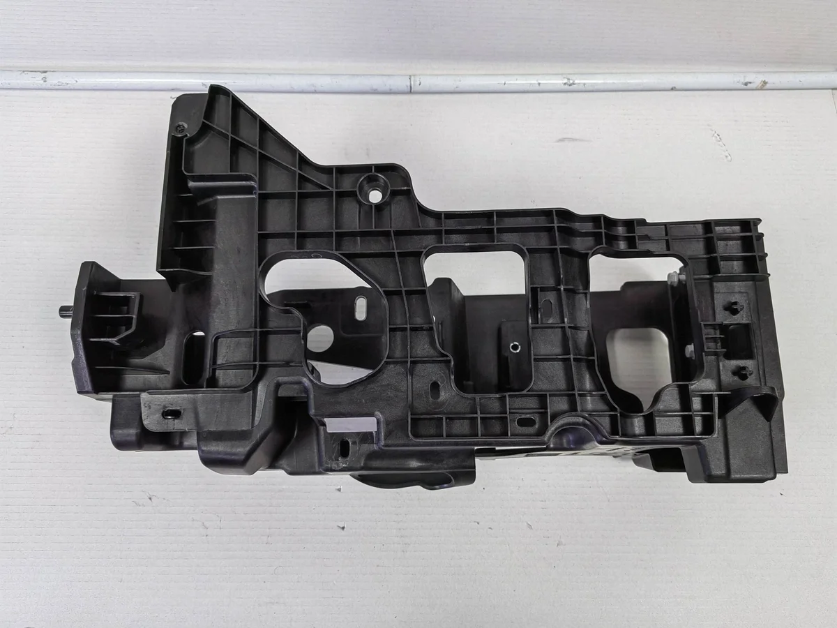 Renault Kangoo E-TECH 921144415R Soporte Cinturón Derecho