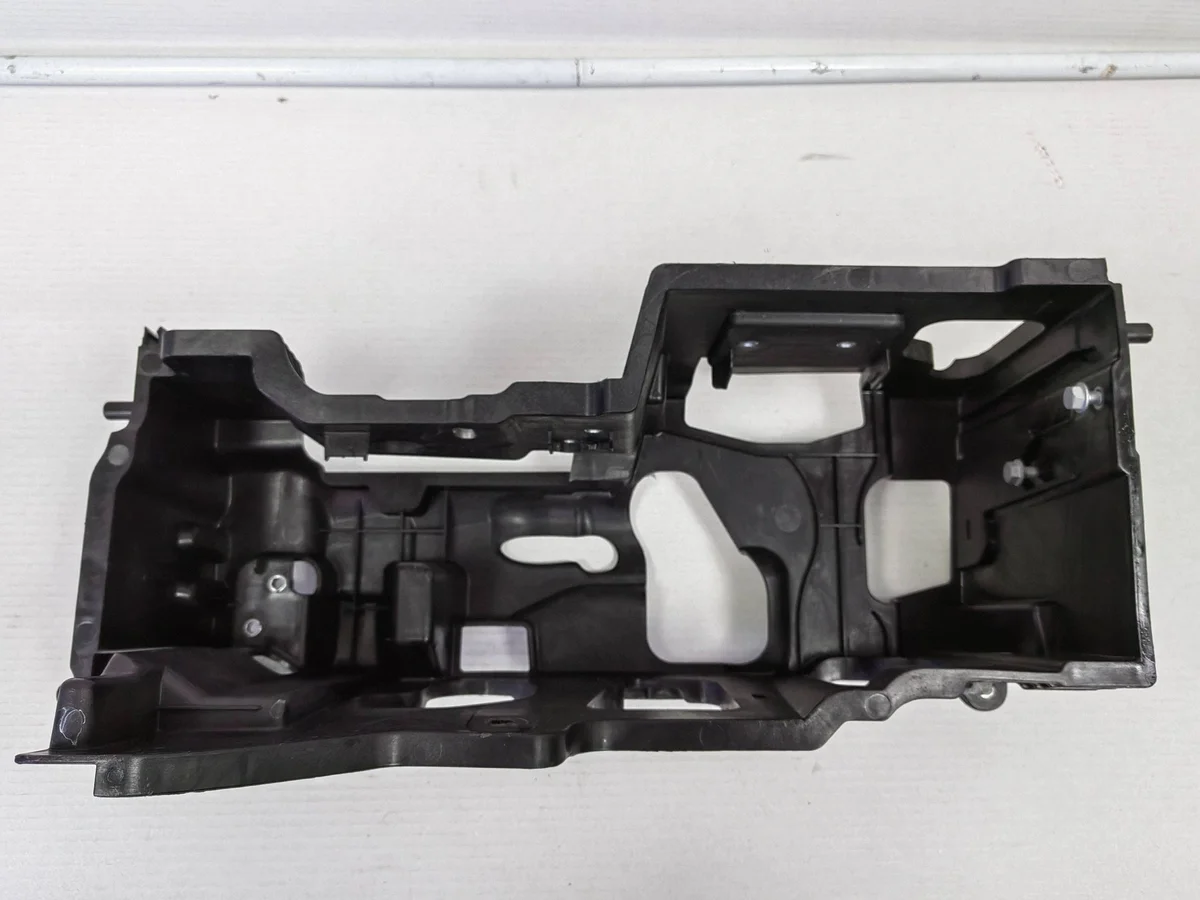 Renault Kangoo E-TECH 921144415R Soporte Cinturón Derecho image 3