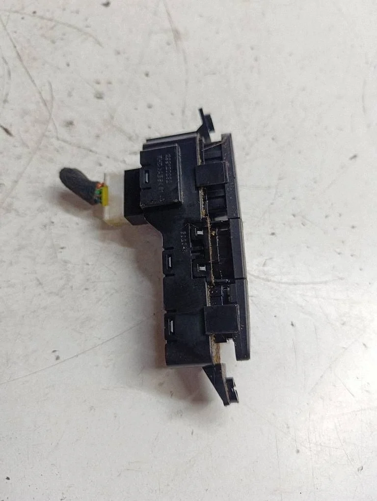 Sensor PDC Kia Carens IV 299120232X9 Usado image 3