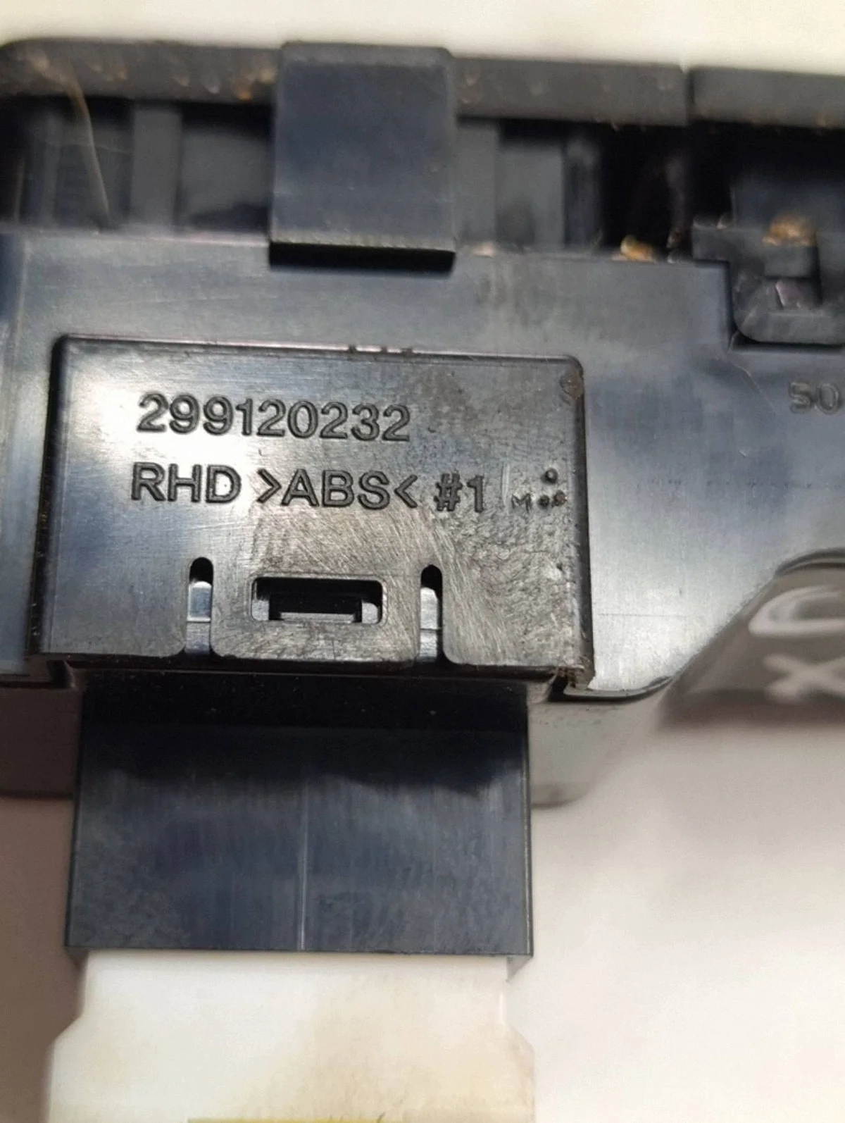 Sensor PDC Kia Carens IV 299120232X9 Usado image 5