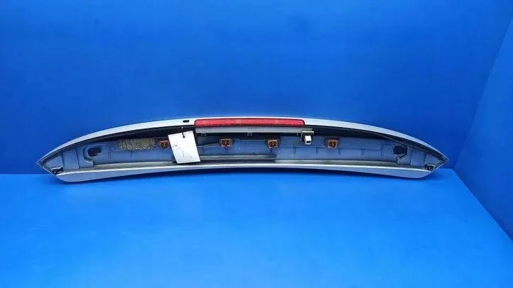 3ème feu stop Mercedes-Benz E W211 2117900188