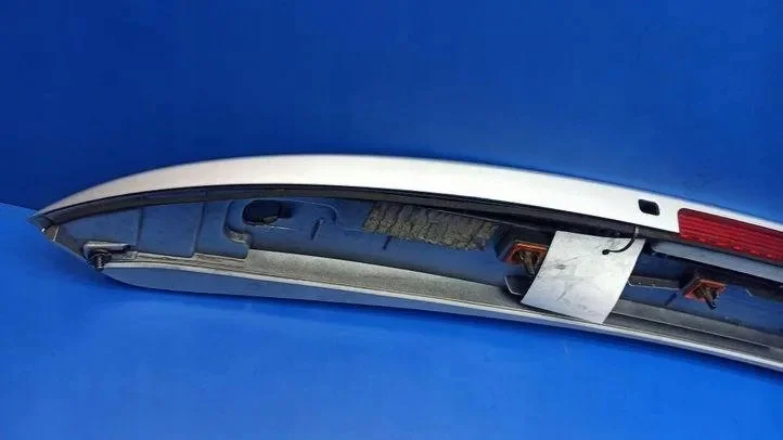 3ème feu stop Mercedes-Benz E W211 2117900188 image 9