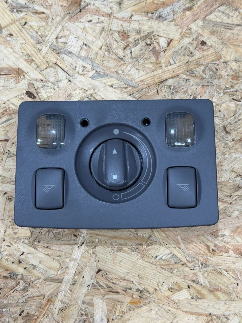 Éclairage intérieur Audi 4B0947303H d'occasion