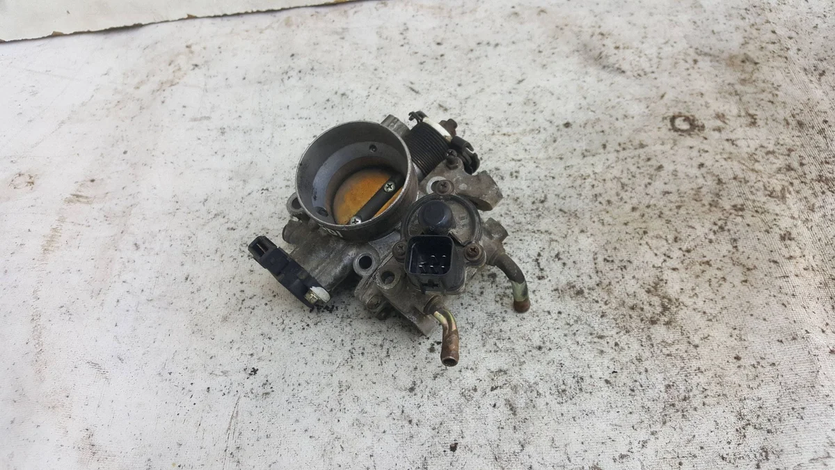 Gasspjäll Mitsubishi Carisma 1.8 GDI AYC3413