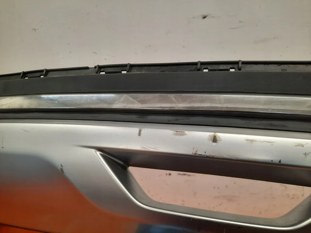 Renault Koleos II Spoiler Traseiro Usado image 6