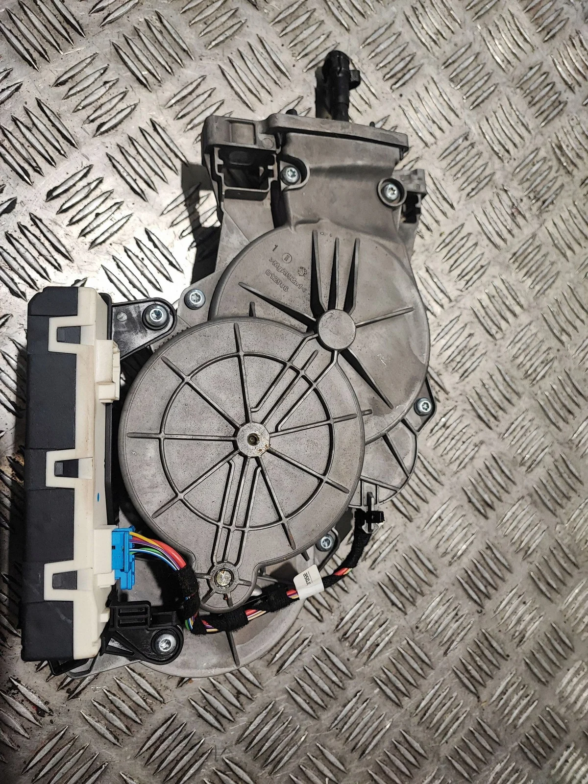 Mécanisme hayon MERCEDES C W205 A2059007218