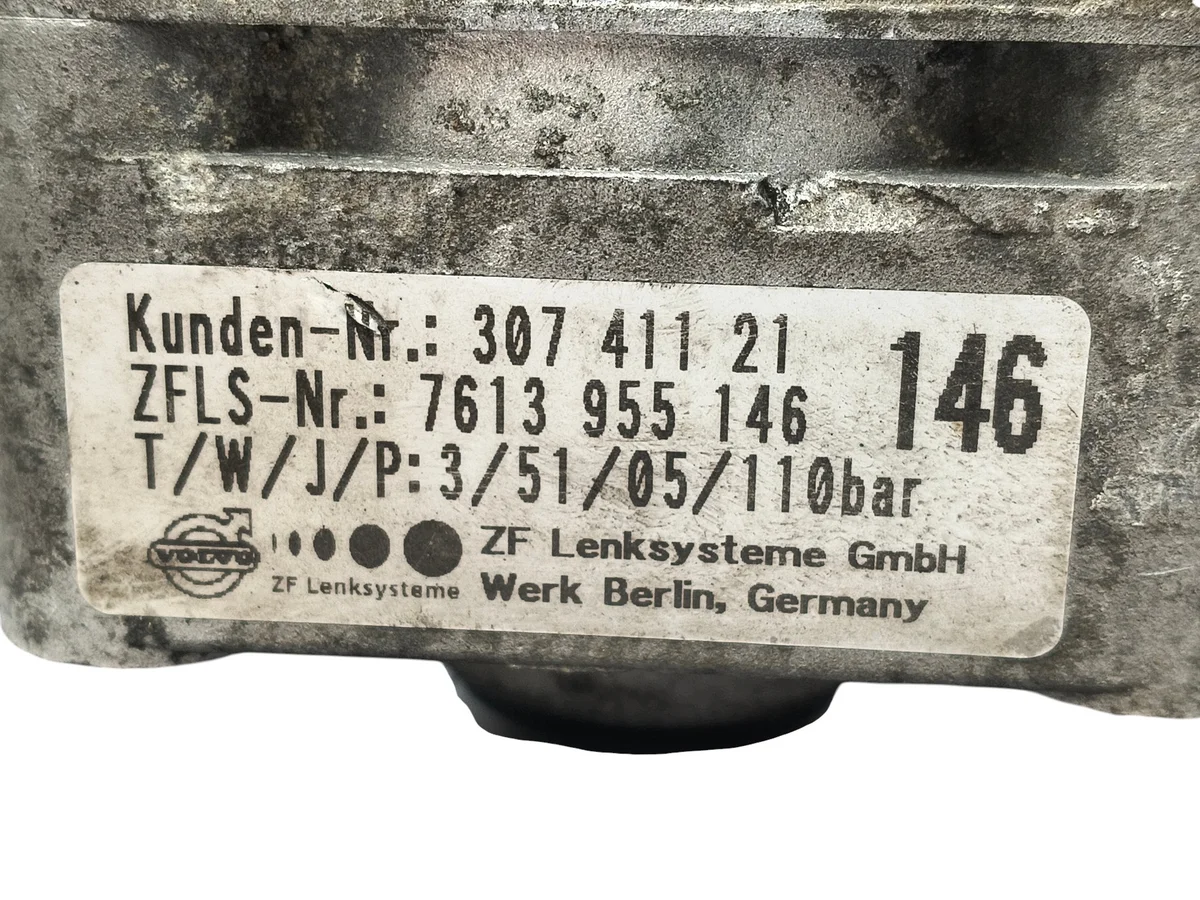 Ohjaustehostimen pumppu Volvo S60 V70 II image 7