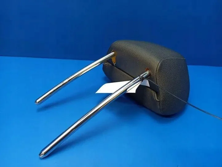 Mercedes C-Class W204 Headrest Black Left image 7