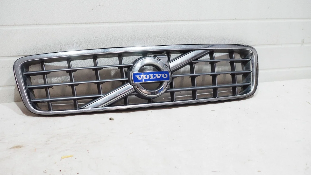 Grille VOVLO XC-90 31290550 Gebruikt