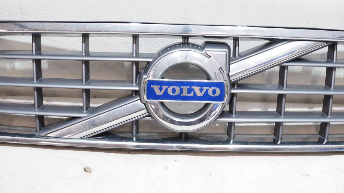 Grille VOVLO XC-90 d'occasion image 3