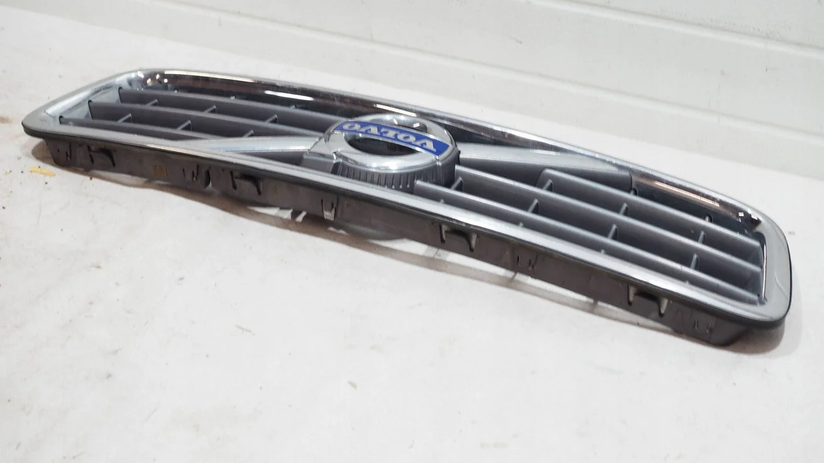 Grille VOVLO XC-90 d'occasion image 6