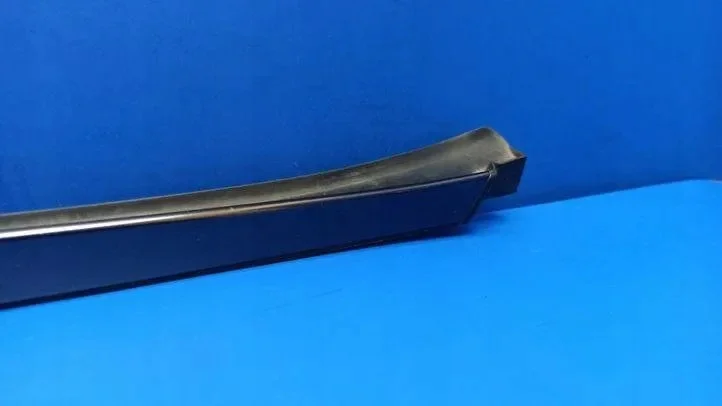 Mercedes W209 Windshield Trim Right Used image 5