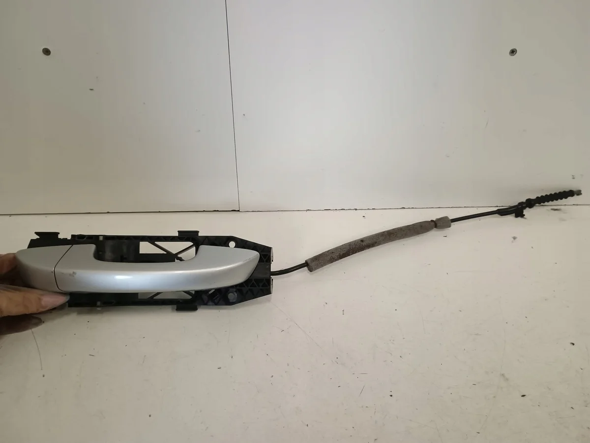 Poignée porte avant gauche VW Golf VI 5N0837885G