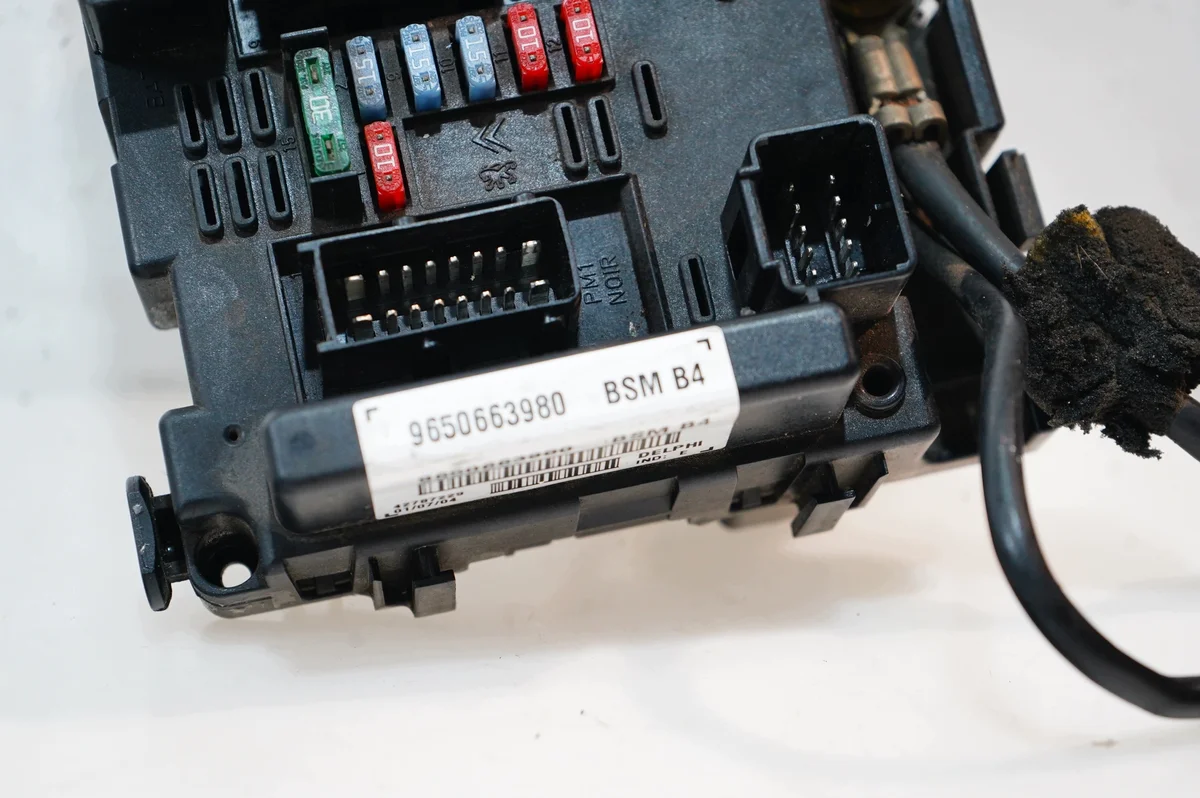 BSM Module Peugeot 307 206 Citroen C3 9650663980 image 10