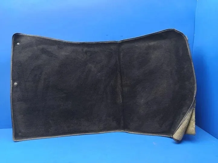 Matto oikea etuosa W126 Mercedes-Benz OE 1266840229