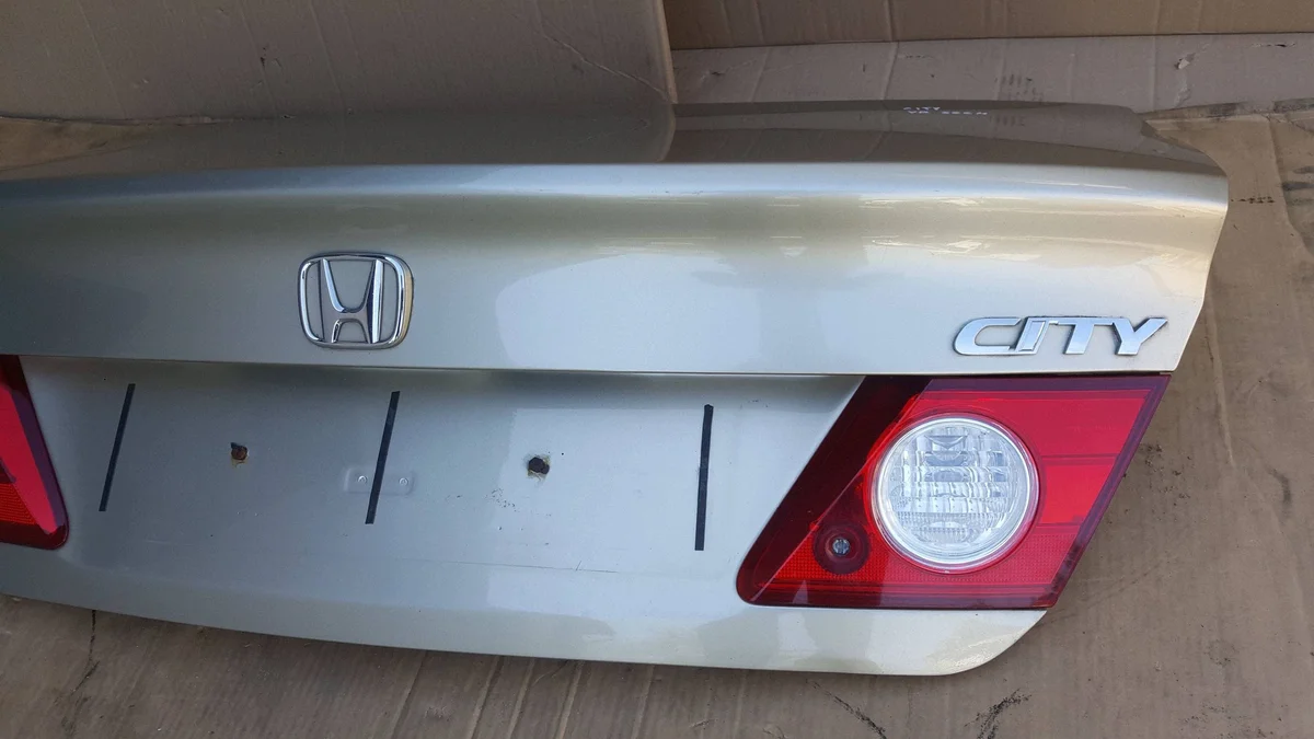 Heckklappe Honda City IV Limo 05-08 gebraucht image 3