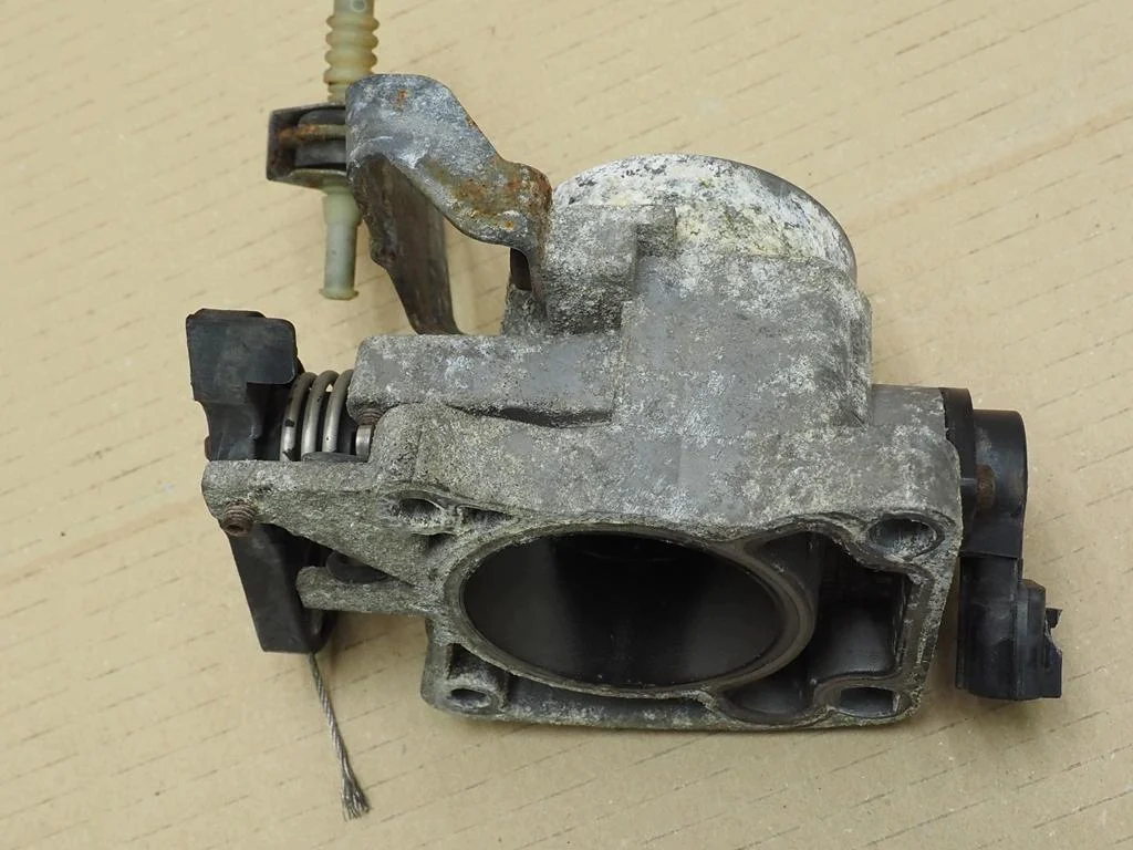 Drosselklappe 2S6U9E926CF Ford Fiesta MK6 image 7