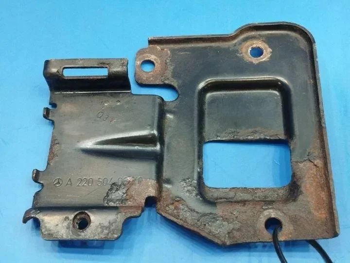 Soporte Radiador Mercedes W220 4.0 CDI V8 A2205040640 image 10