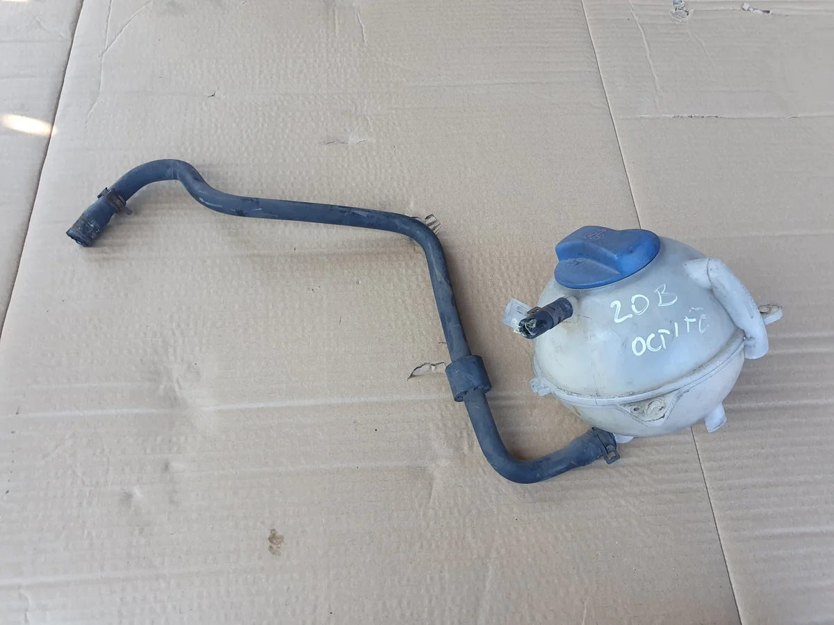 Réservoir liquide refroidissement Skoda Octavia 1