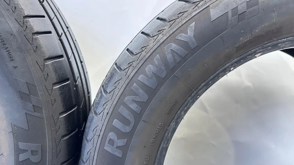 Neumático Verano Runway Enduro Sport 235/60R18 image 6