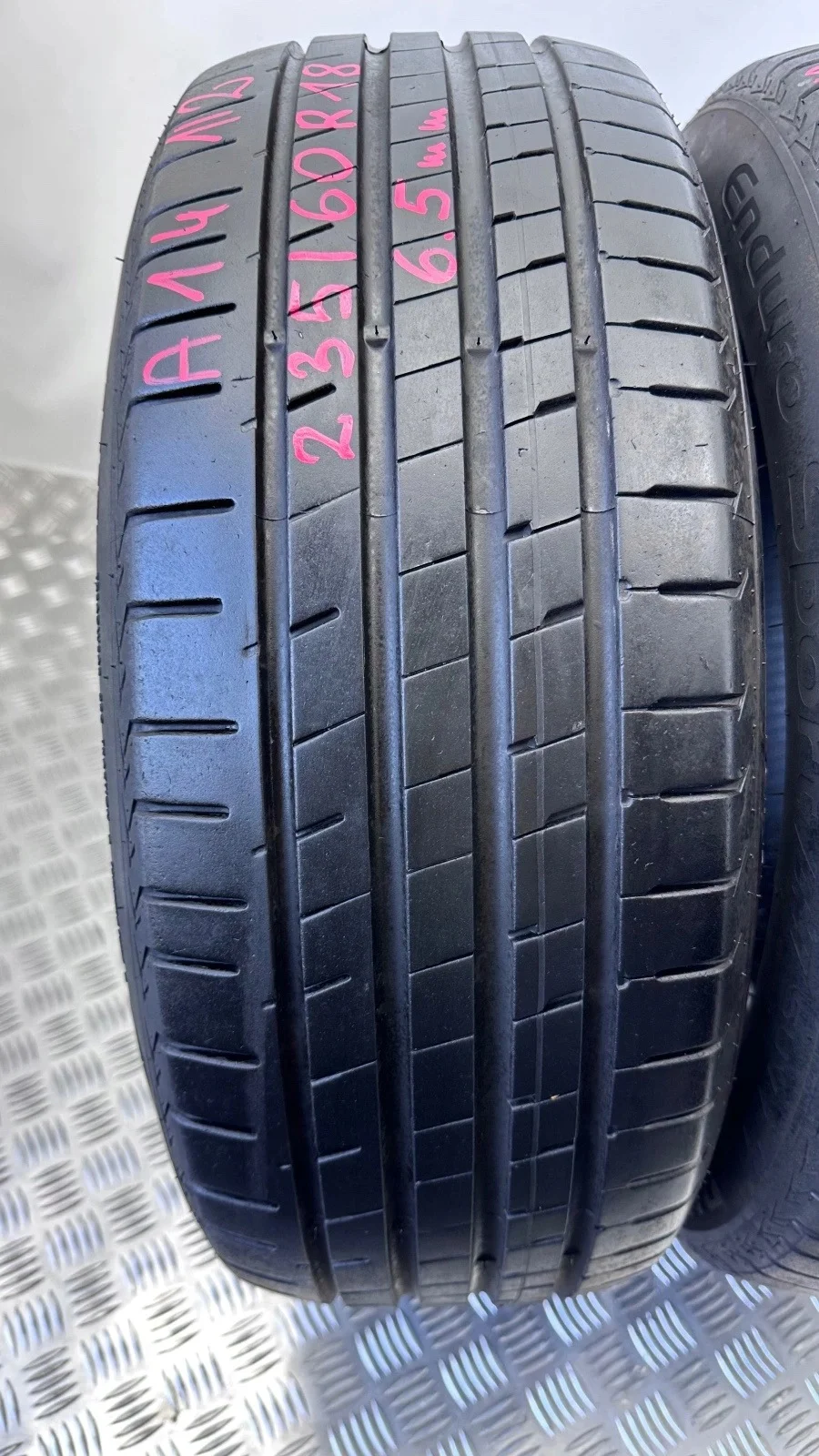 Neumático Verano Runway Enduro Sport 235/60R18 image 8