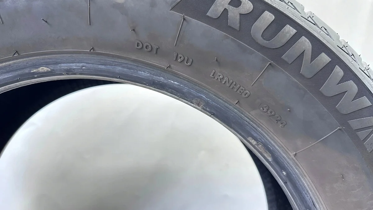 2X Neumático Verano Runway Enduro Sport 235/60R18 image 3