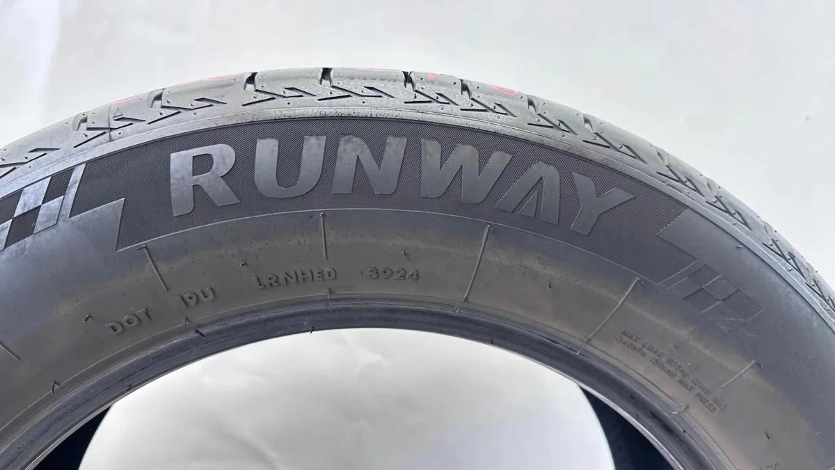 2X Neumático Verano Runway Enduro Sport 235/60R18 image 7