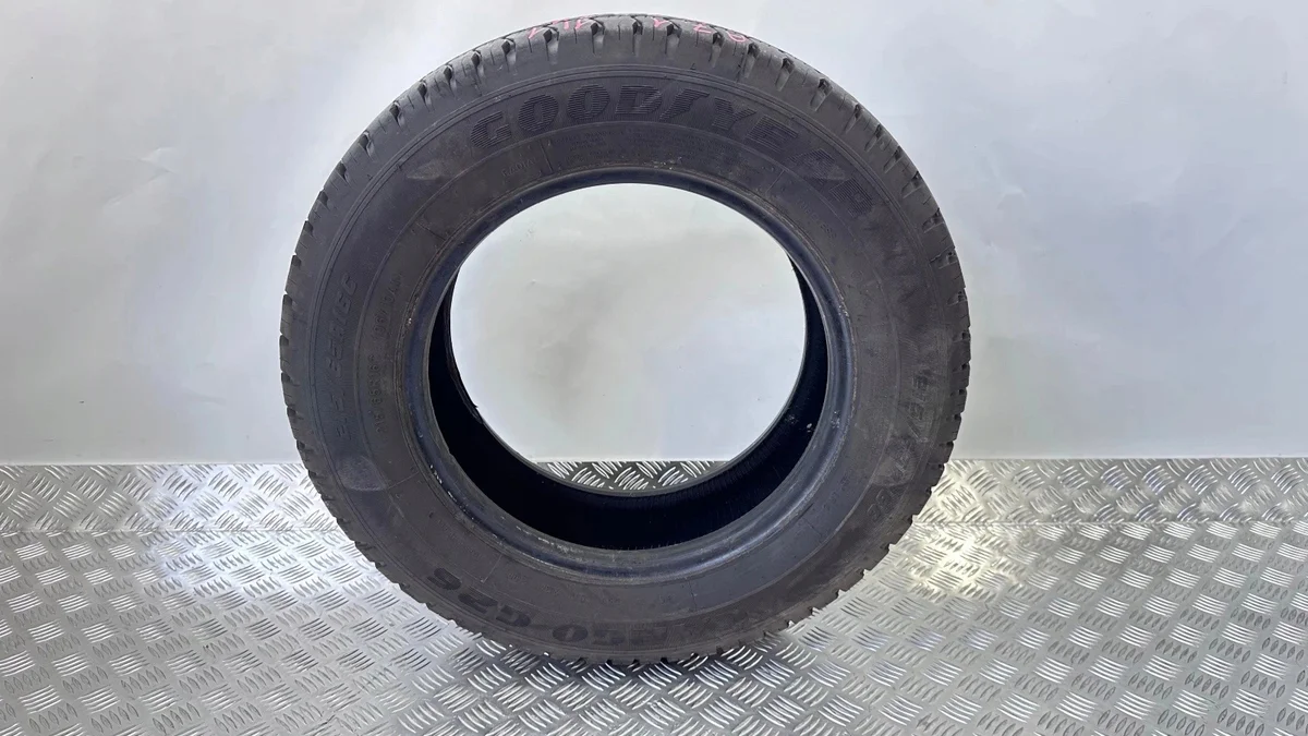 Pneu été Goodyear Cargo G26 215/65R16C 104T