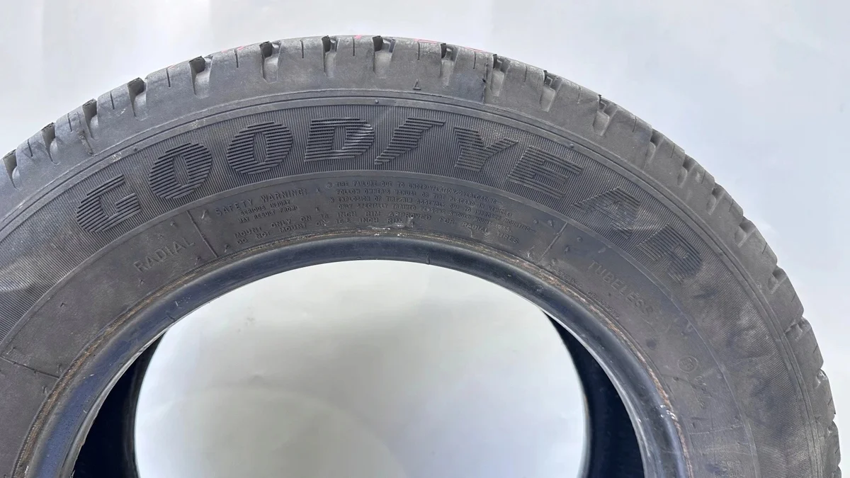 Goodyear Cargo G26 215/65R16C 104T käytetty