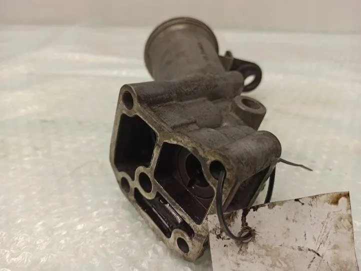 MERCEDES W123 2.3 Öljynsuodattimen pohja image 3