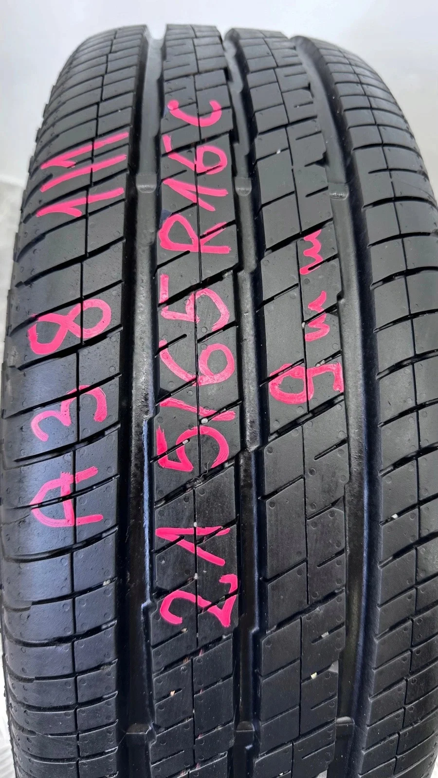 Continental Vanco 2 215/65R16C 104T rengas