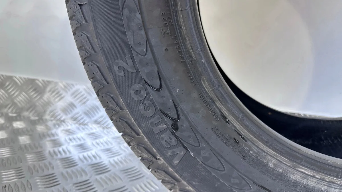 Continental Vanco 2 215/65R16C 104T däck image 3