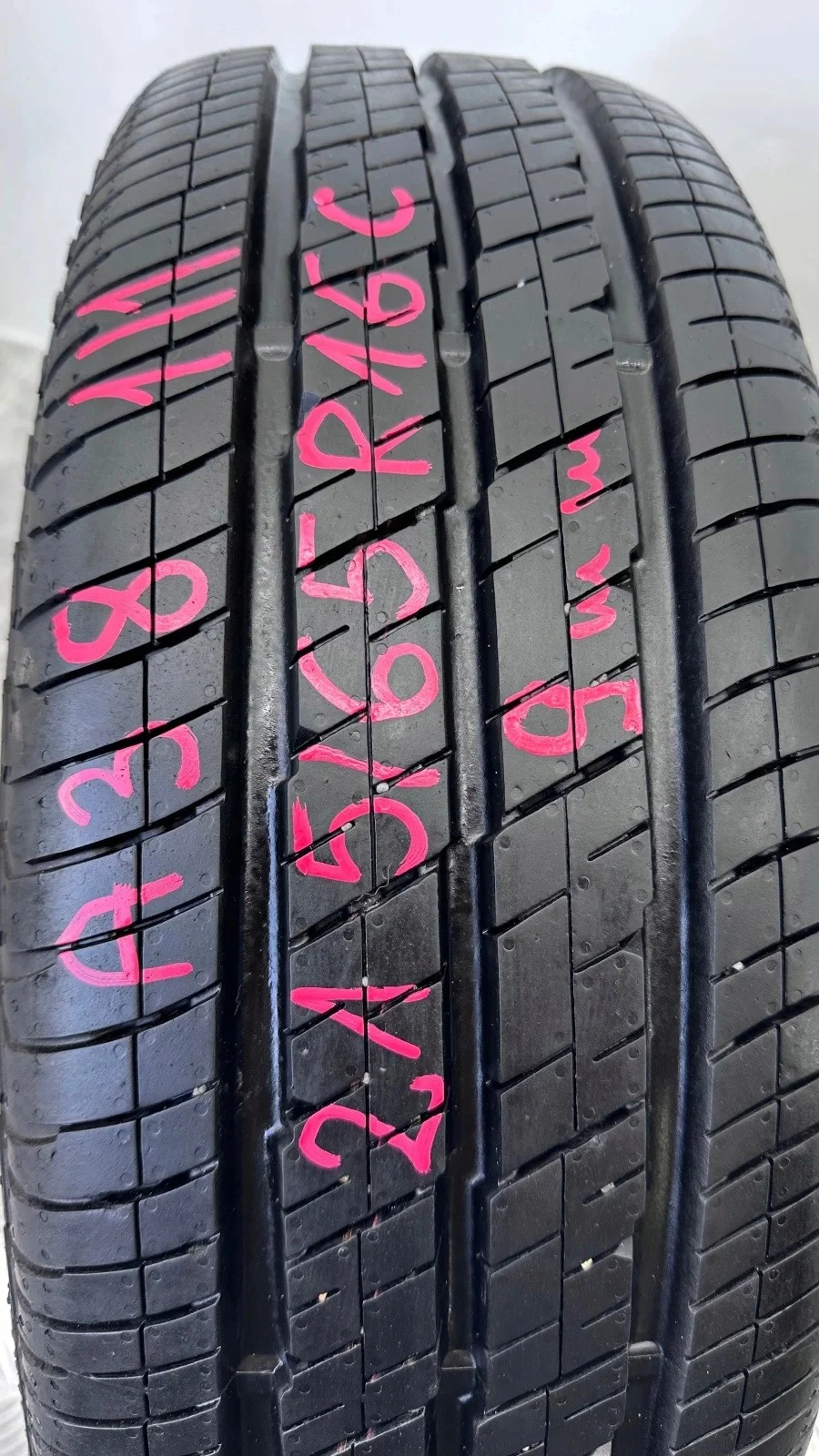 Continental Vanco 2 215/65R16C 104T rengas