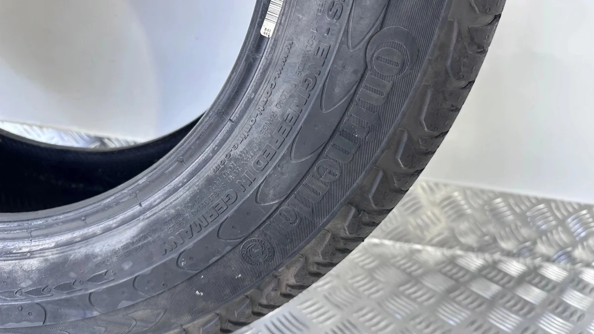Pneu Continental Vanco 2 215/65R16C 104T Usado image 4