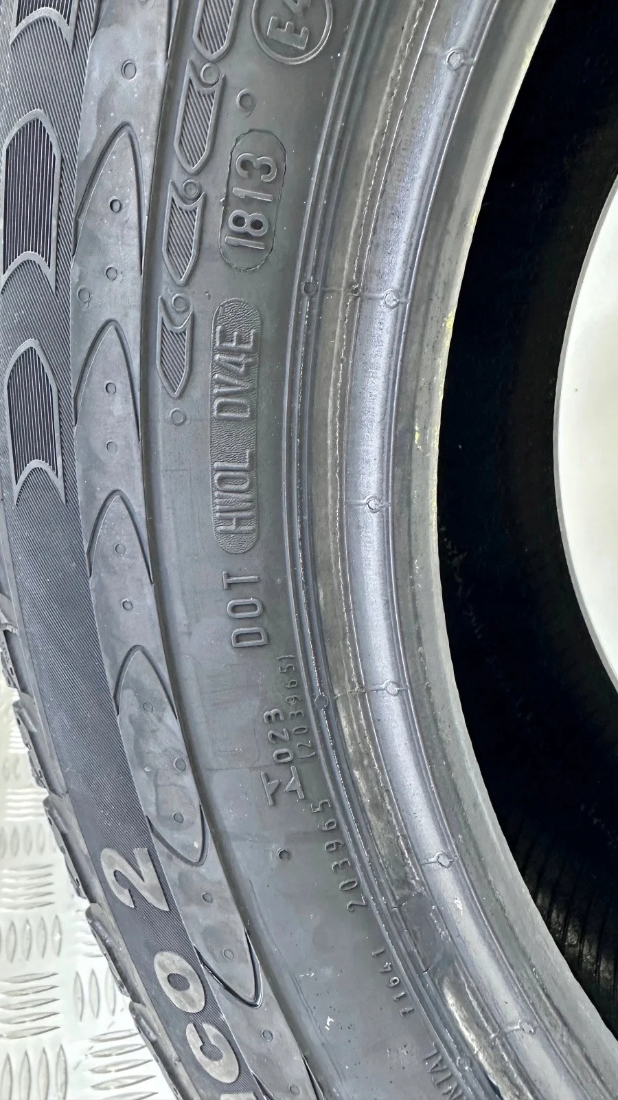 Pneu Continental Vanco 2 215/65R16C 104T Usado image 5
