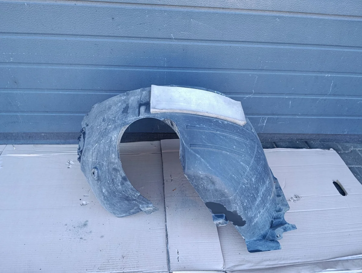 VW Passat B8 etulokasuoja oikea