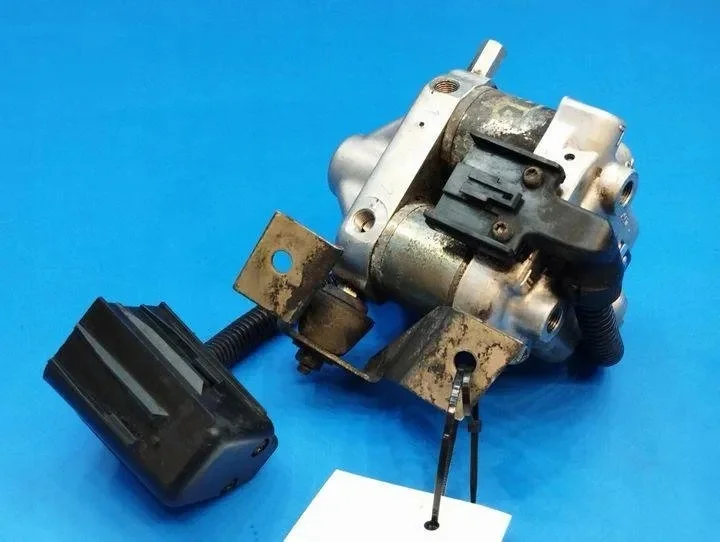 Rolls-Royce Silver Spur ABS Control Module 0265200030 image 7