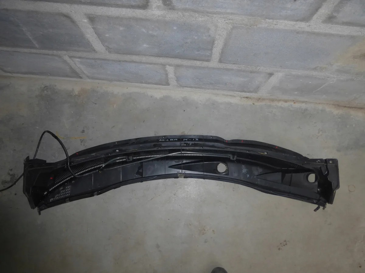 Nissan Micra K13 Windabweiser Verkleidung gebraucht