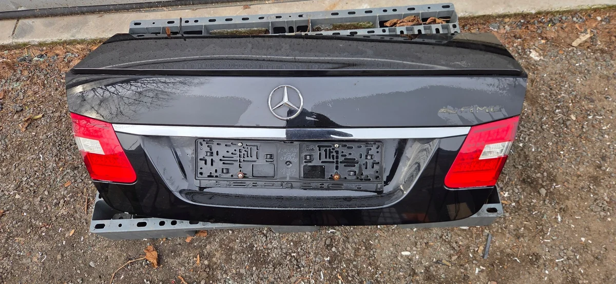 Bagklucka Mercedes E-klass W212 sedan 197