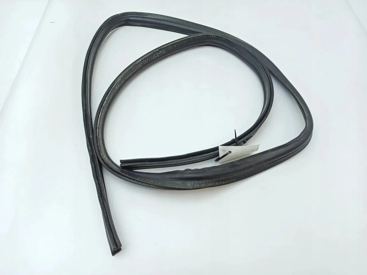 MERCEDES W211 CLS Tiiviste konepellille image 7