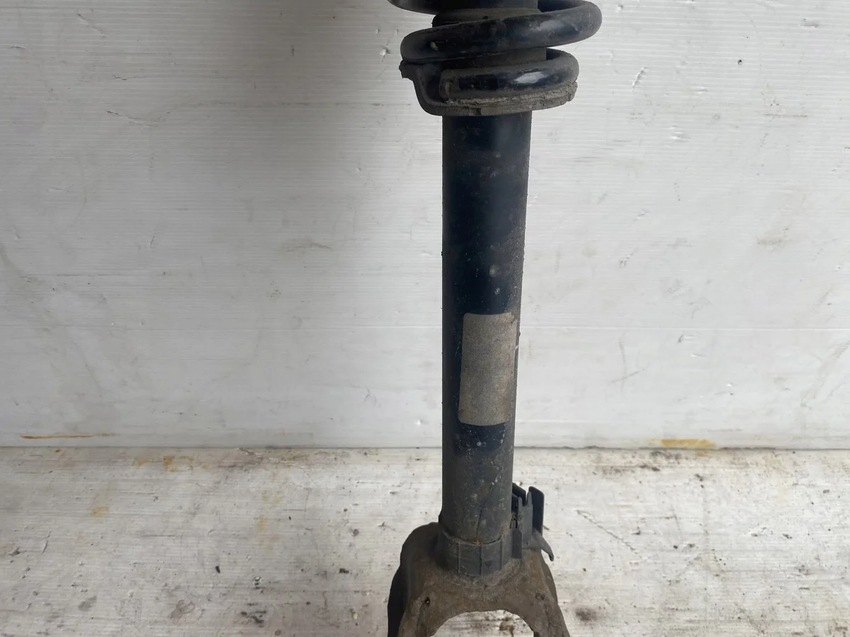 Mercedes ML W166 Front Shock Absorber Left Right image 3