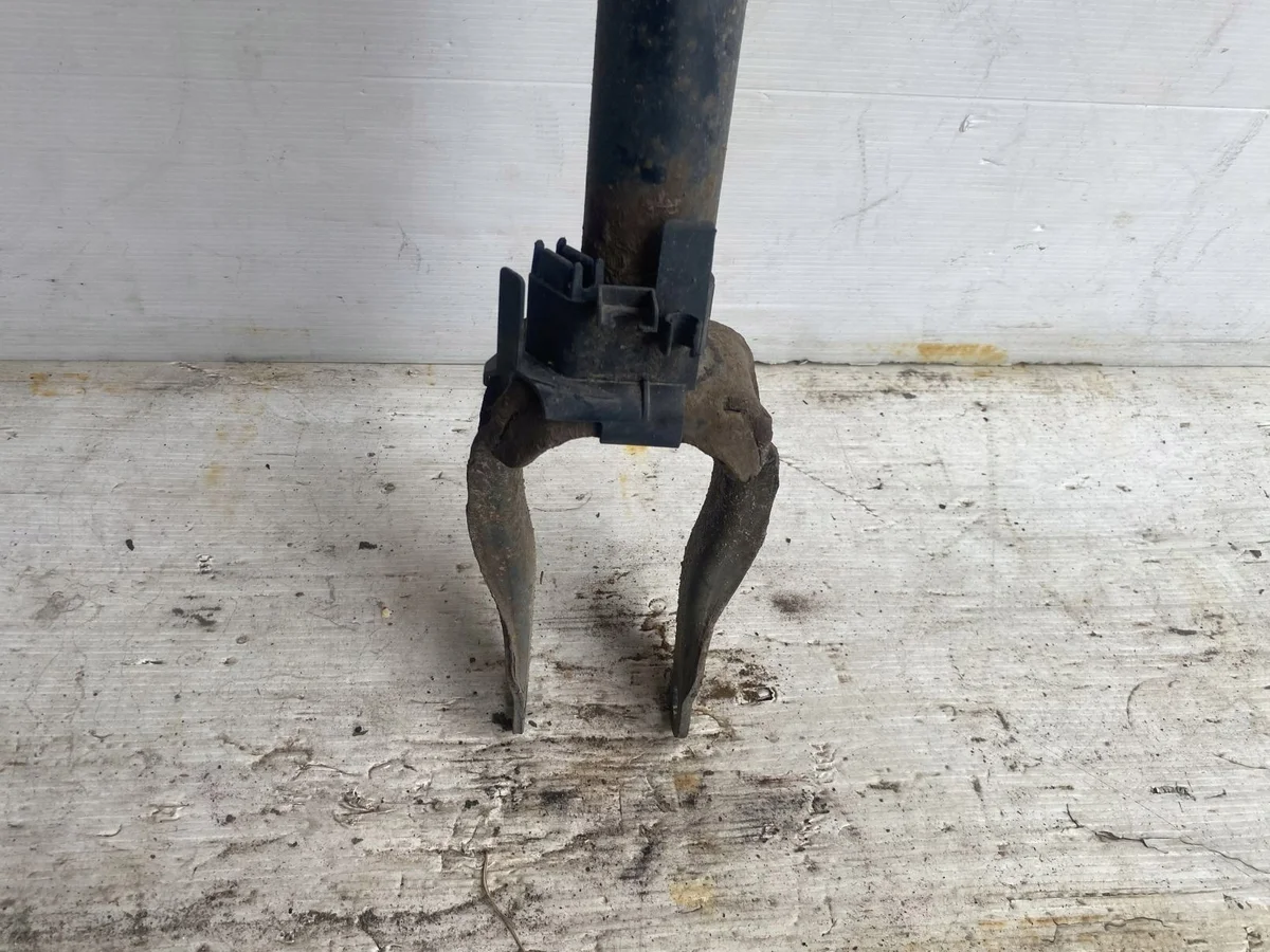 Mercedes ML W166 Front Shock Absorber Left Right image 7