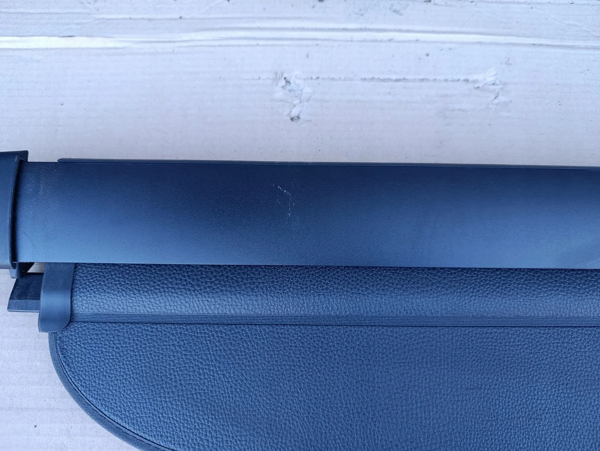 VW Passat B8 Kombi tavaratilan rullaverho