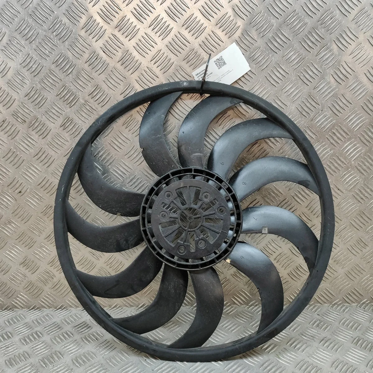 Ventilateur de radiateur Land Rover J8A28C607AA