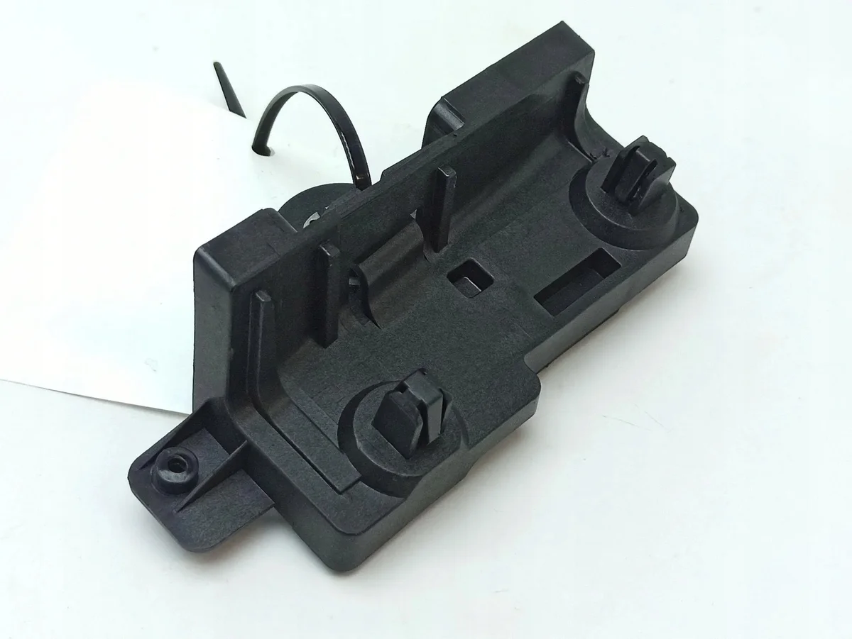 Audi A4 B9 Haubenöffner Griff 8W2823633C image 3