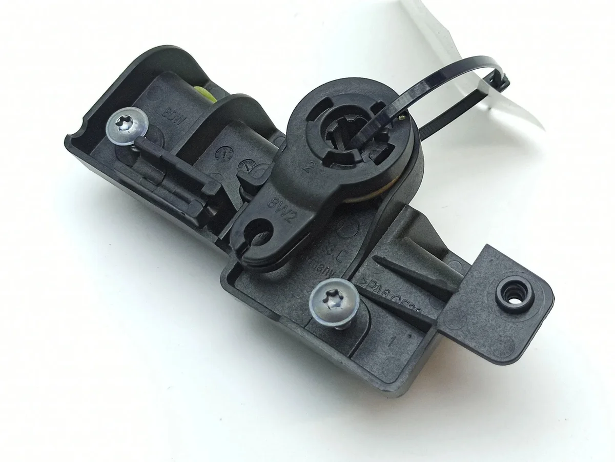 Audi A4 B9 Haubenöffner Griff 8W2823633C image 6