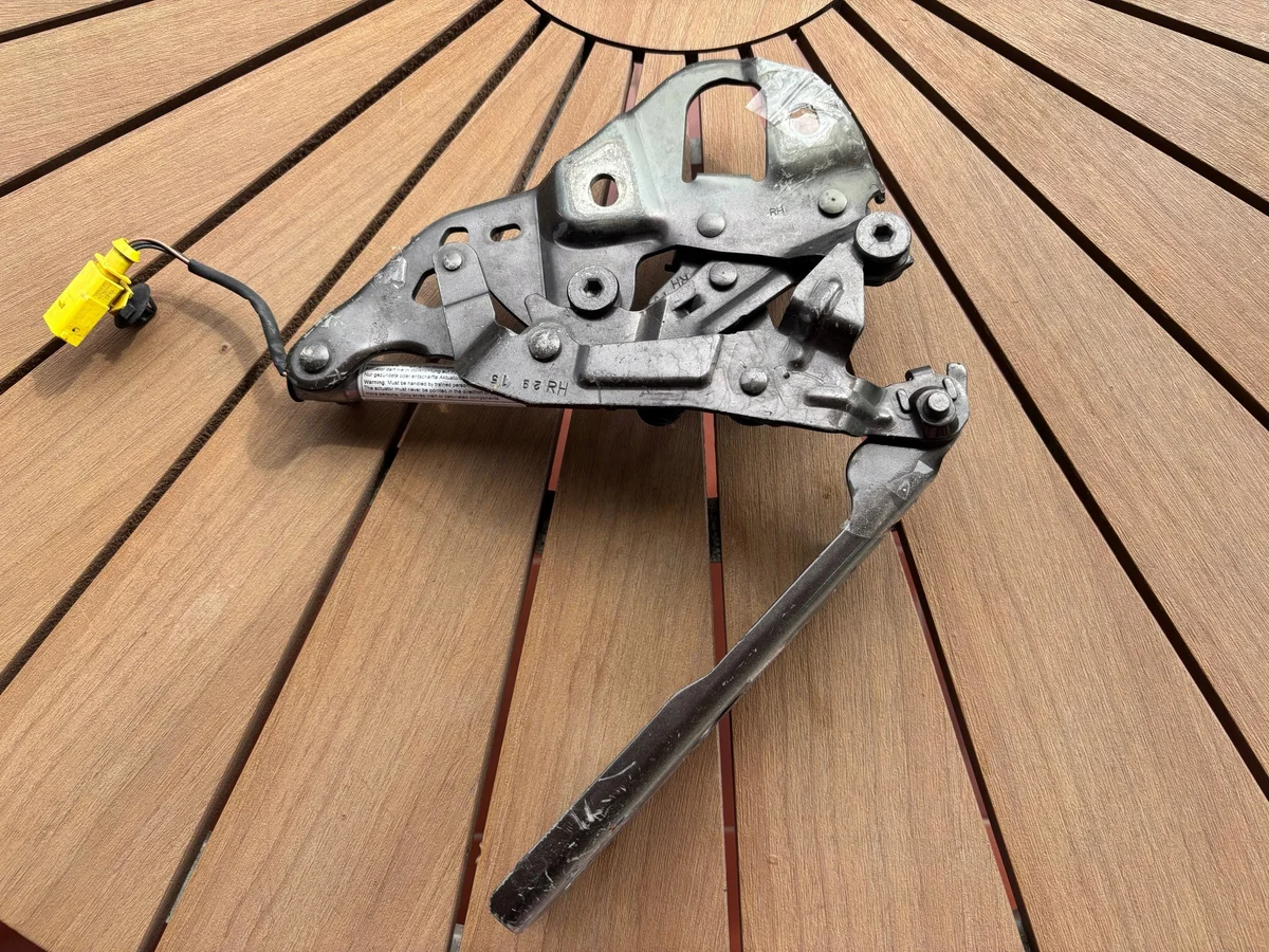 Audi Q7 4M Hood Hinge Right 4M0823302A Used