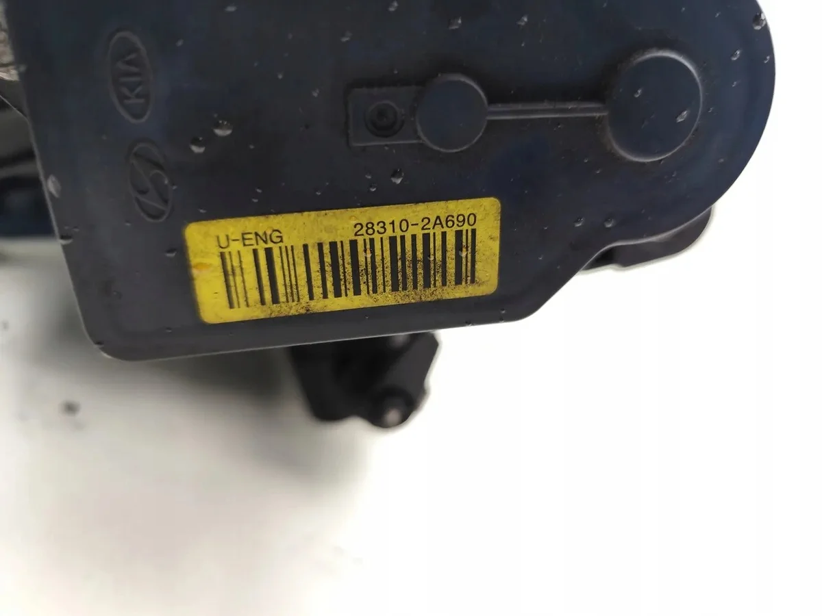 Insugningsrör Hyundai Tucson 1.7 CRDI D4FD image 7