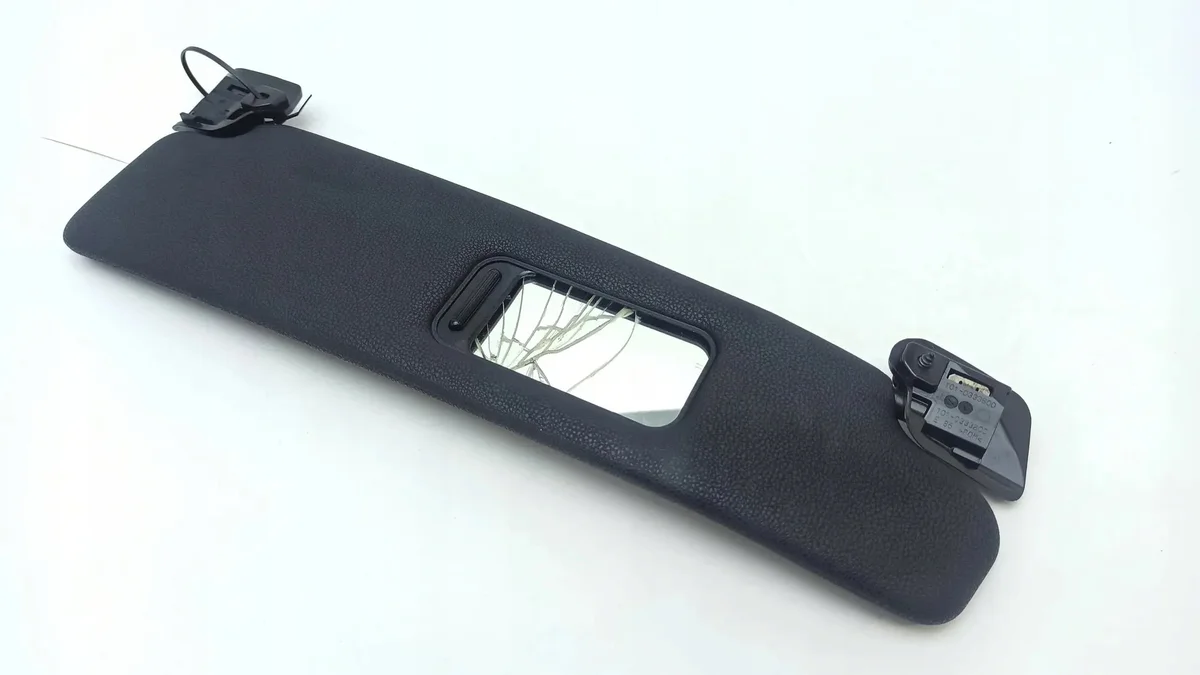BMW Z4 E85 E86 Sun Visor Right Used image 8