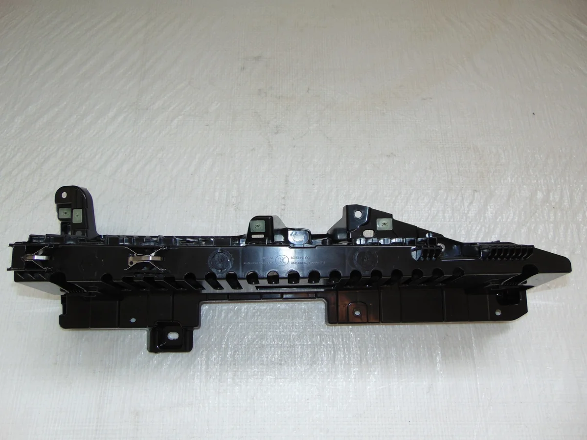 BMW X6 G06 M60 Soporte Maletero Derecho Usado image 5
